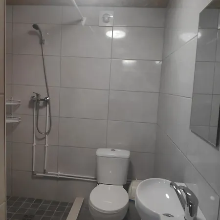 White House Hostel Uulu