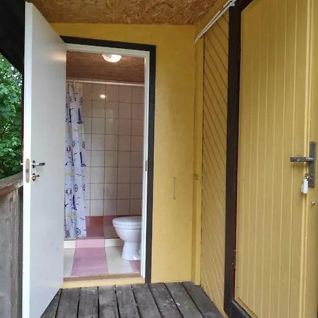 White House Hostel *