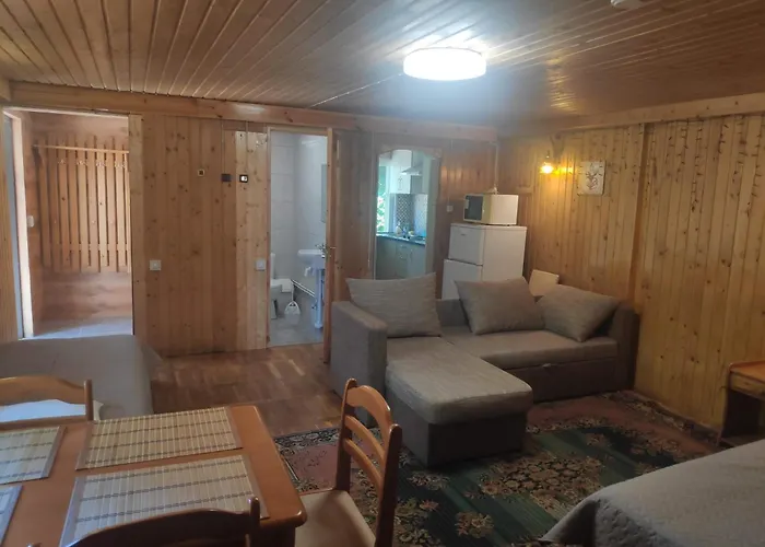 White House Puhkemaja Uulu