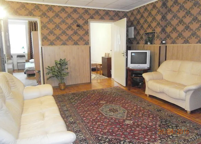 White House Puhkemaja ホステル Uulu