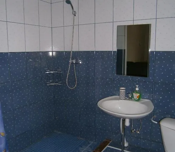 ホステル White House Puhkemaja Uulu