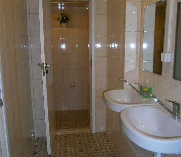 White House Puhkemaja ホステル Uulu