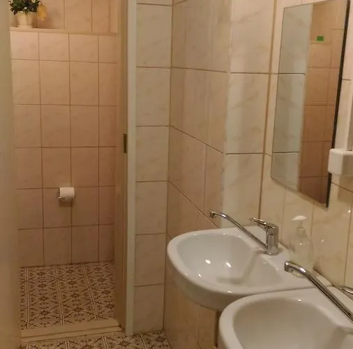 White House Puhkemaja Uulu