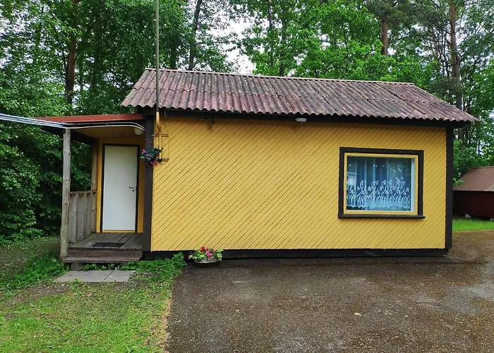 ホステル White House Puhkemaja *