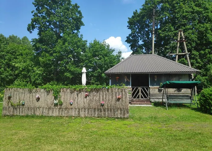 ホステル White House Puhkemaja *